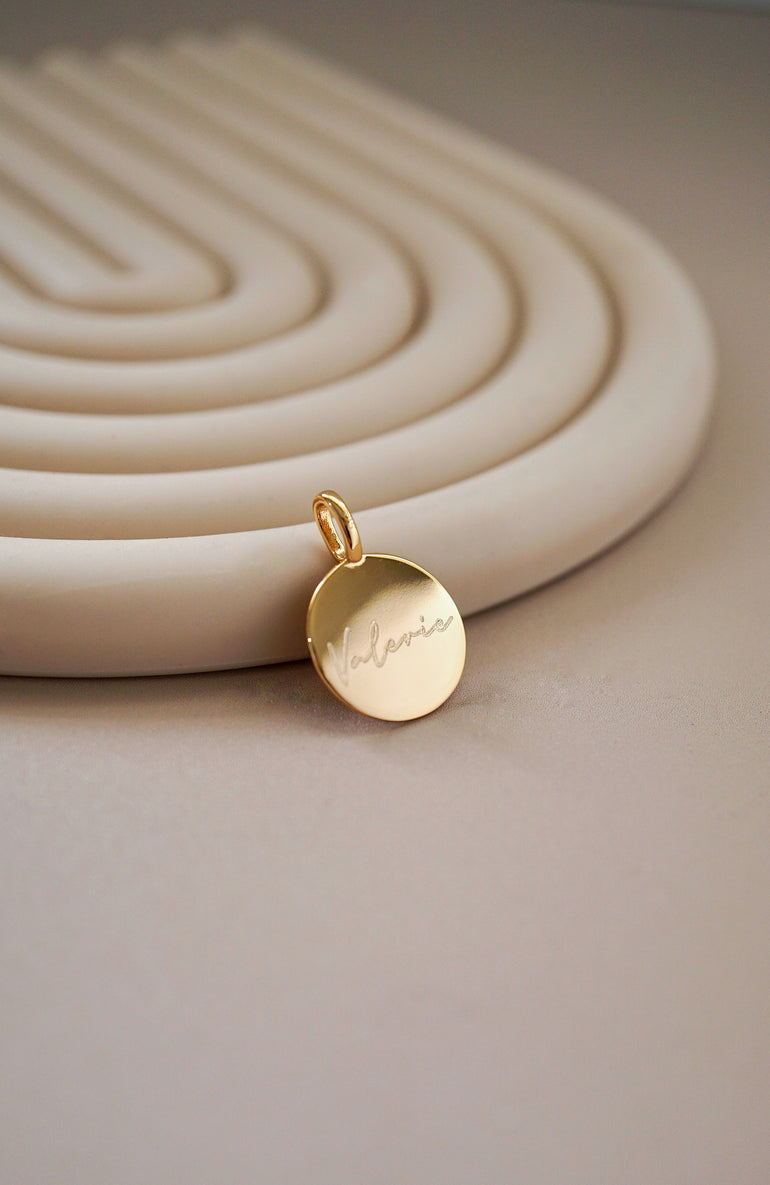 Gold Elegance Pendant Necklace - Mienlabel